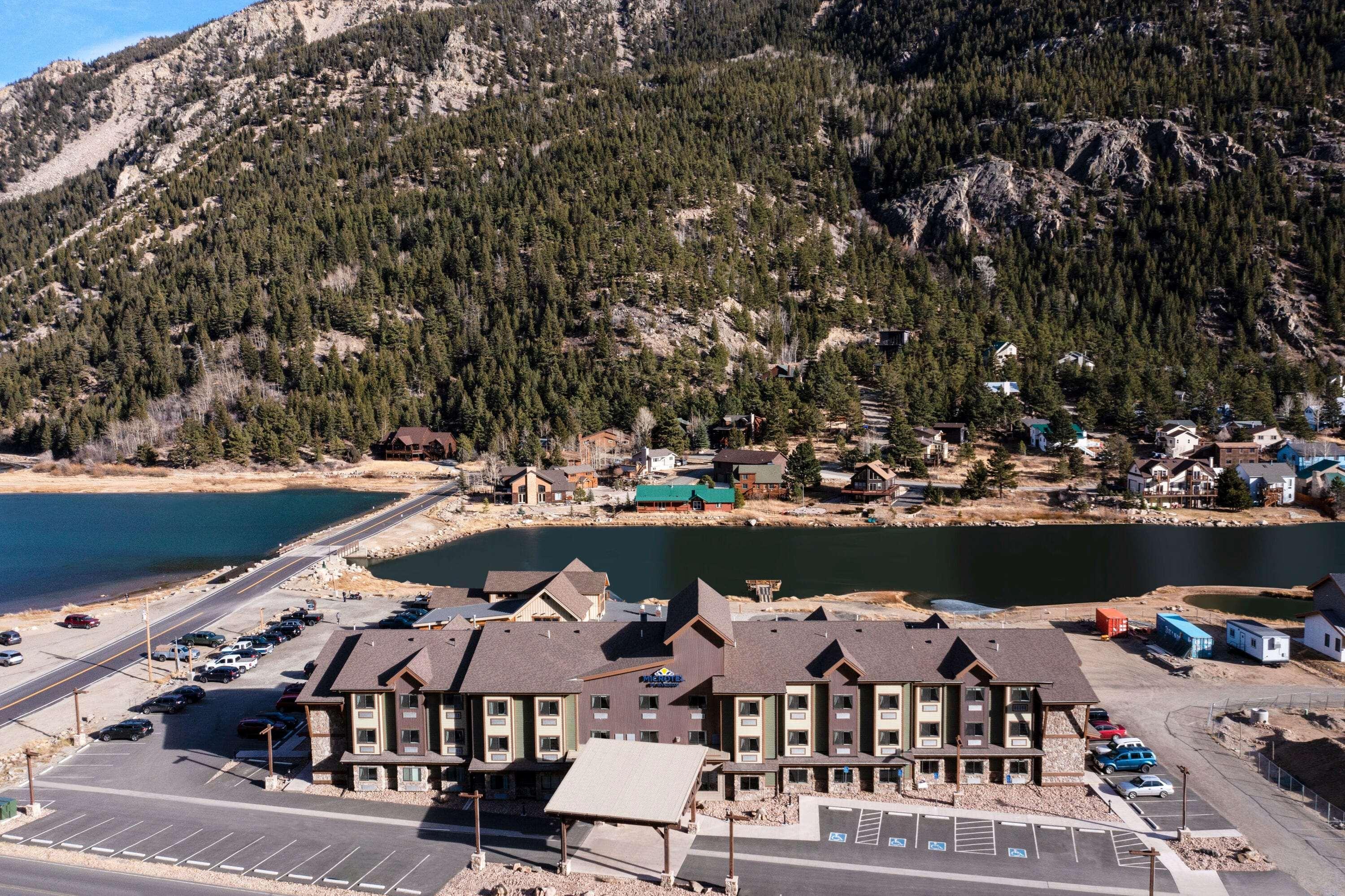 Microtel Inn & Suites By Wyndham Georgetown Lake Esterno foto