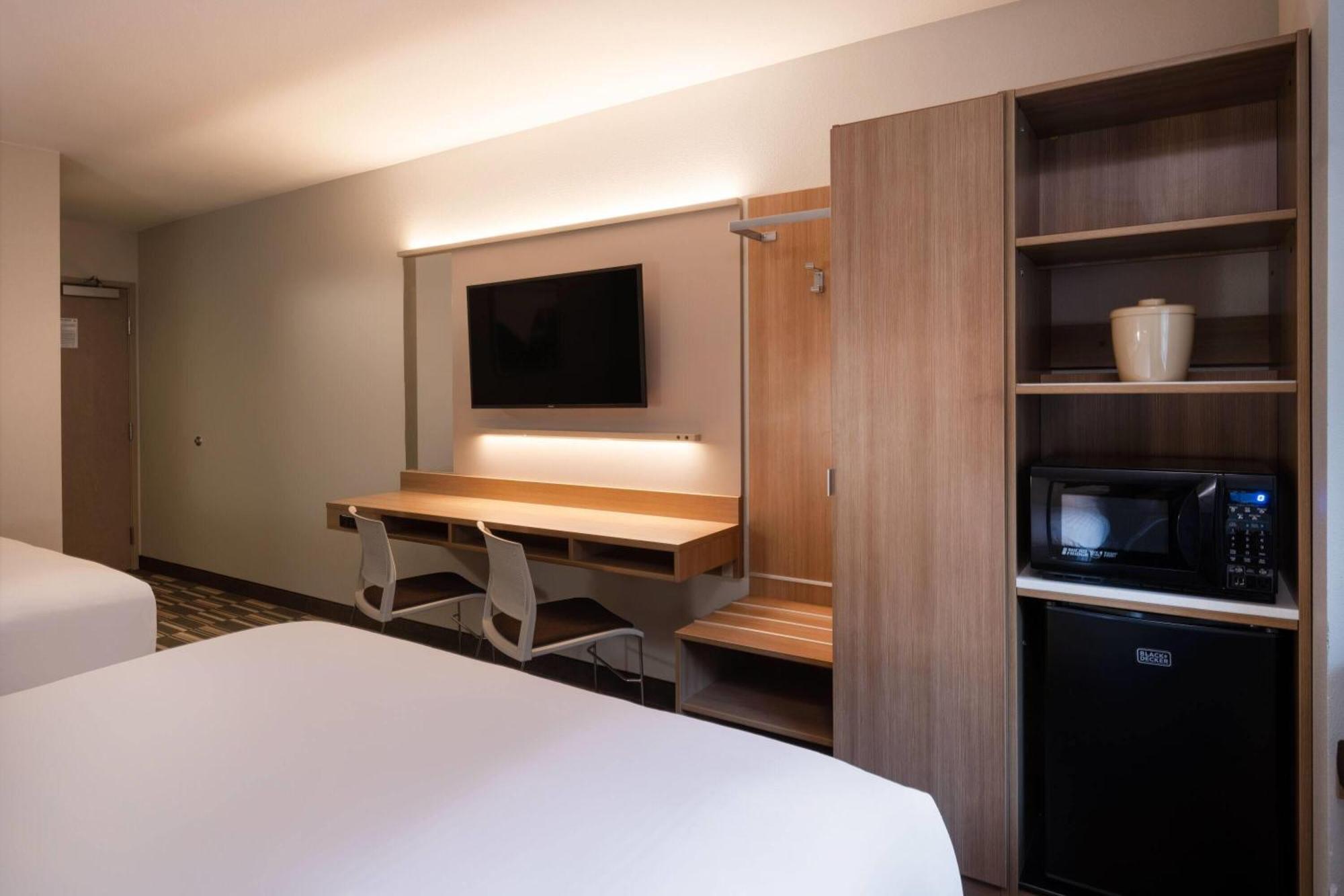 Microtel Inn & Suites By Wyndham Georgetown Lake Esterno foto