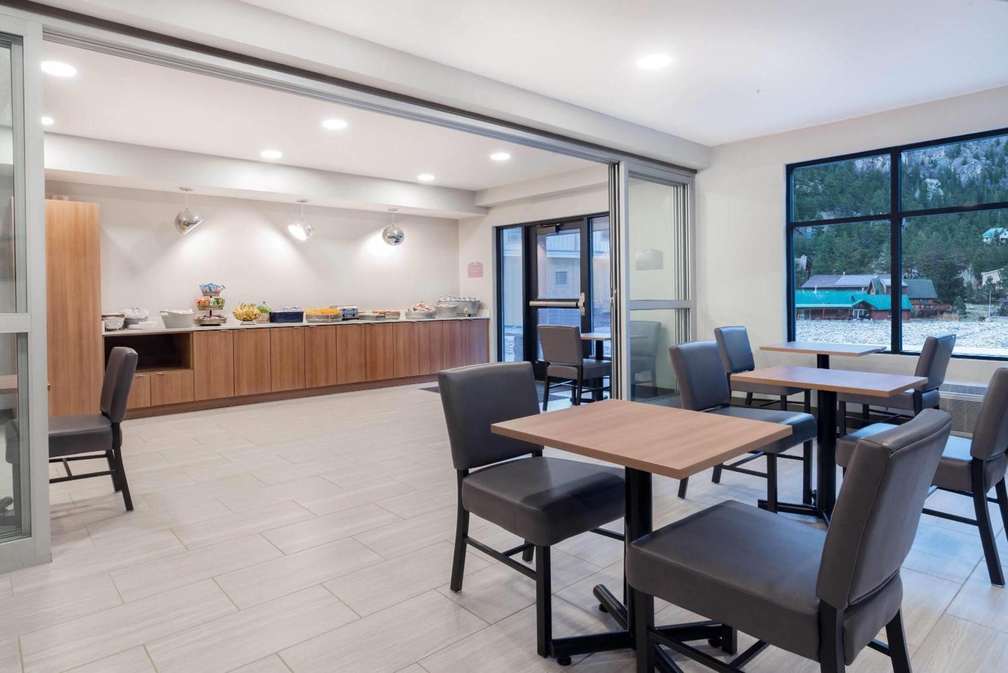 Microtel Inn & Suites By Wyndham Georgetown Lake Esterno foto
