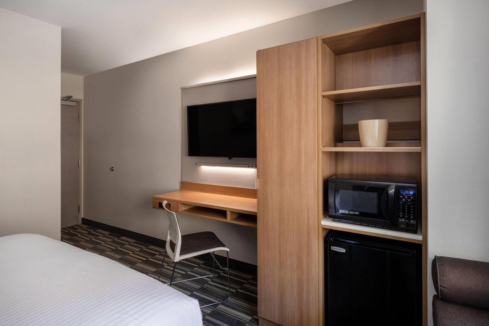 Microtel Inn & Suites By Wyndham Georgetown Lake Esterno foto