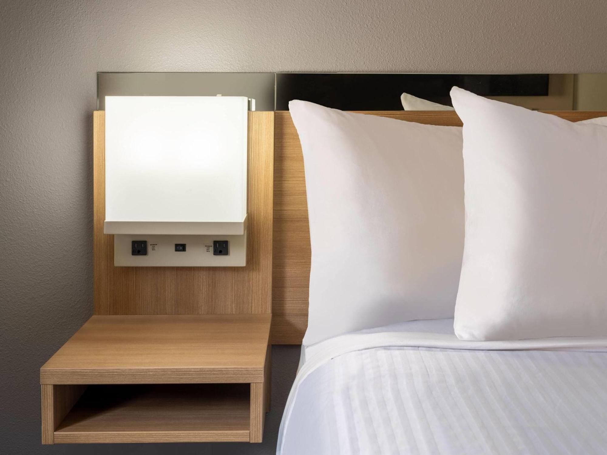 Microtel Inn & Suites By Wyndham Georgetown Lake Esterno foto
